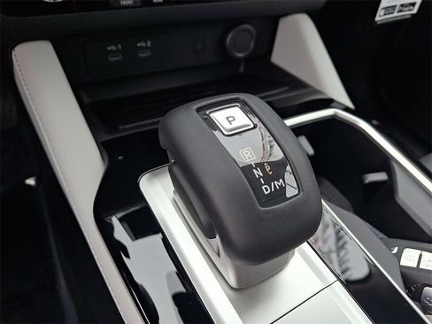 New 2026 Mitsubishi Outlander SE image 9