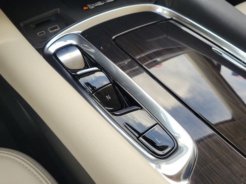 Used 2022 Buick Enclave Essence FWD image 24