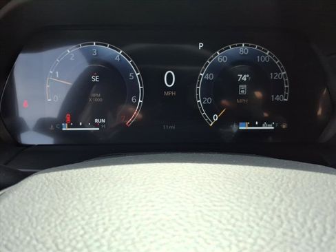 New 2026 Jeep Grand Cherokee Altitude image 11