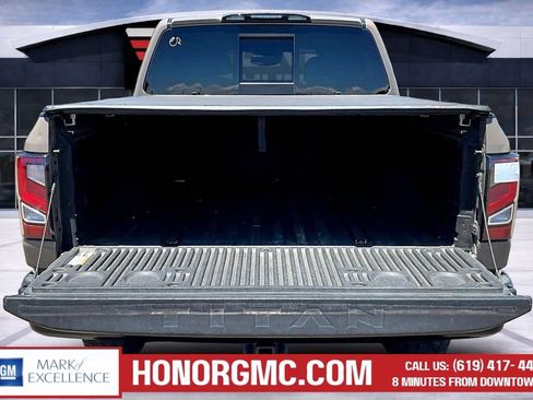 Used 2021 Nissan Titan PRO-4X w/ Pro-4x Convenience Package AWD/4WD image 7