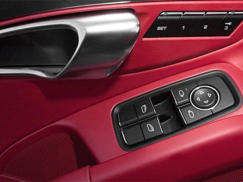 Used 2013 Porsche Boxster S image 16