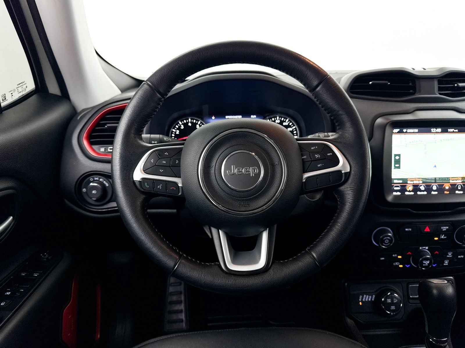 Used 2023 Jeep Renegade Trailhawk w/ Trailhawk Elite Group AWD/4WD image 4