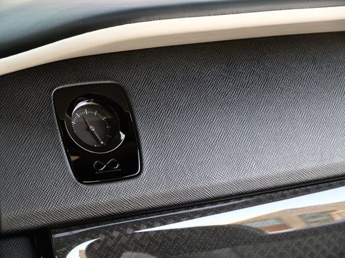 Used 2022 Rolls-Royce Cullinan Black Badge w/ Dark Exterior Package AWD/4WD image 15