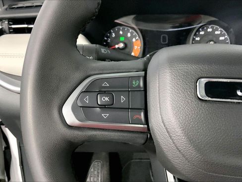 Used 2025 Jeep Compass Limited AWD/4WD image 18