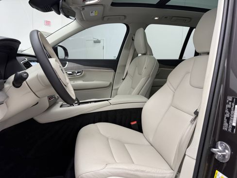 Certified 2023 Volvo XC90 B5 Plus w/ Protection Package Premier AWD/4WD image 12