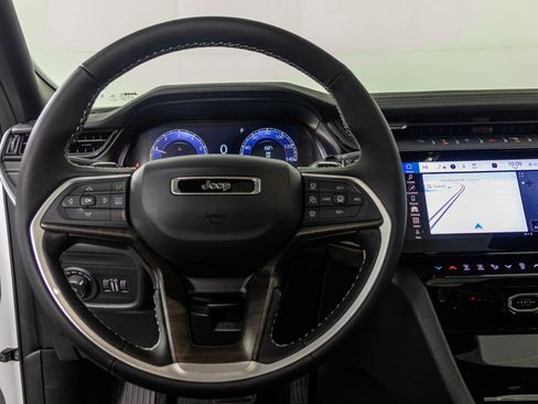 New 2026 Jeep Grand Cherokee Limited w/ Limited Altitude Package AWD/4WD image 29