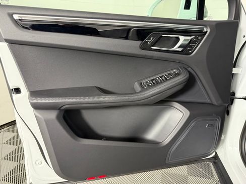 New 2025 Porsche Macan S image 24