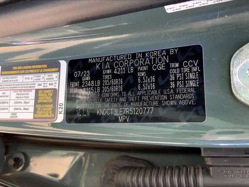 Used 2024 Kia Niro SX image 32