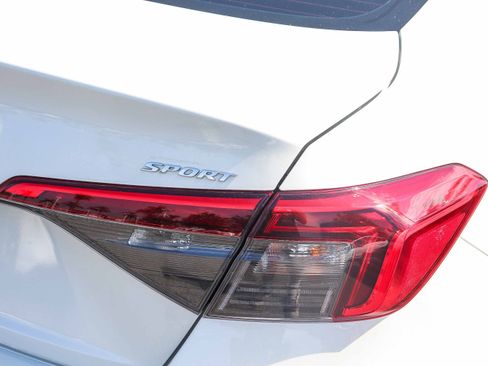 Used 2024 Honda Civic Sport image 9