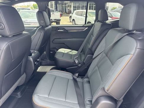 New 2026 GMC Acadia AT4 w/ Luxury Package AWD/4WD image 23