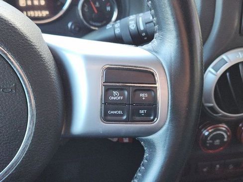 Used 2017 Jeep Wrangler Unlimited Rubicon image 30