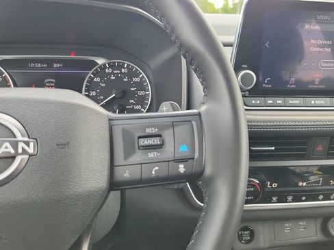 Used 2025 Nissan Rogue SV FWD image 21