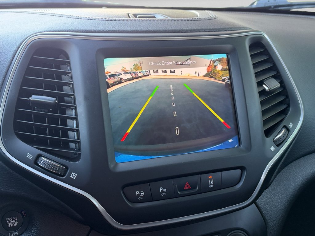 Certified 2023 Jeep Cherokee Altitude Lux AWD/4WD image 16