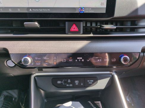 New 2026 Kia Carnival EX FWD image 28