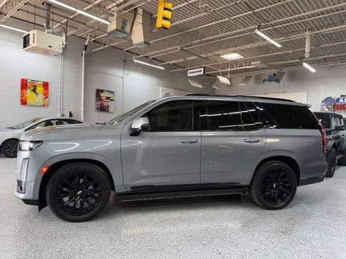 Used 2023 Cadillac Escalade Sport Platinum w/ LPO, ONYX Package AWD/4WD image 2