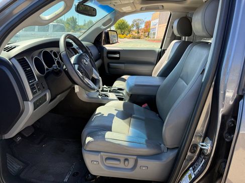 Used 2014 Toyota Sequoia Limited AWD/4WD image 10