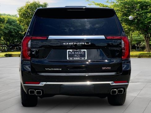 Used 2025 GMC Yukon Denali AWD/4WD image 5