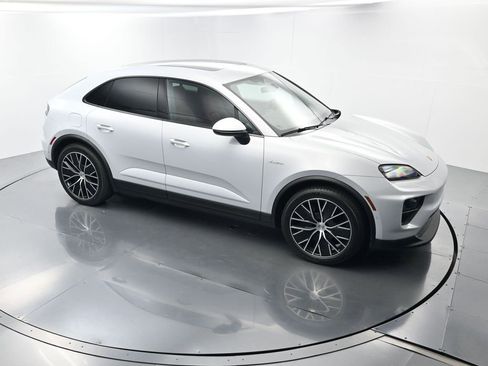 Certified 2024 Porsche Macan 4 Electric image 40