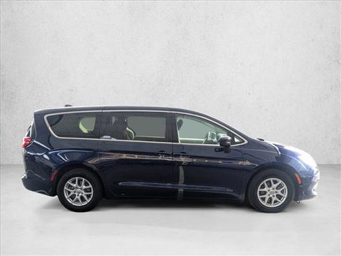 Used 2020 Chrysler Voyager LX w/ Cold Weather Group image 4