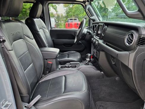 Used 2023 Jeep Wrangler Sahara image 20