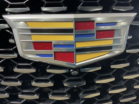 Used 2022 Cadillac Escalade Premium Luxury image 5