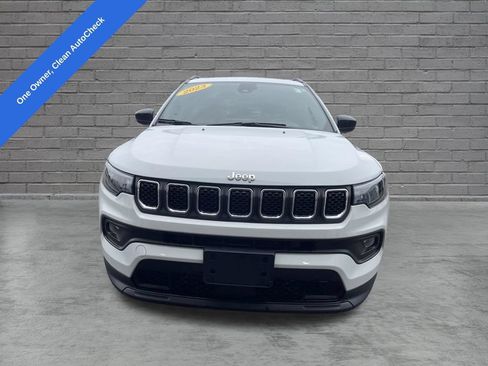 Used 2023 Jeep Compass Latitude w/ Sun and Sound Group AWD/4WD image 2