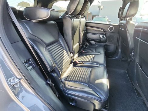 Used 2019 Land Rover Discovery HSE image 29