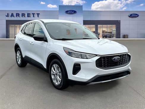 Certified 2024 Ford Escape Active w/ Tech Pack #1 FWD image 1