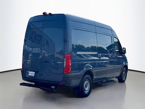 Used 2019 Mercedes-Benz Sprinter 144 image 5