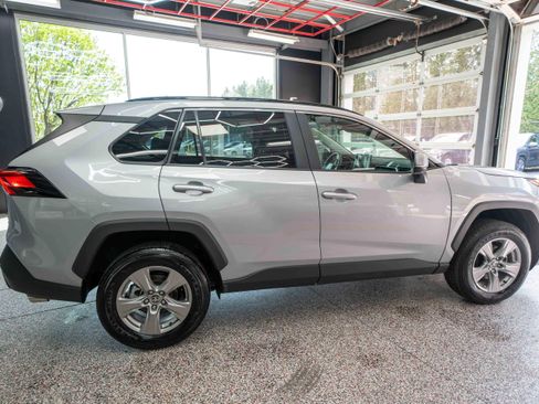 Used 2025 Toyota RAV4 XLE w/ Convenience Package image 4
