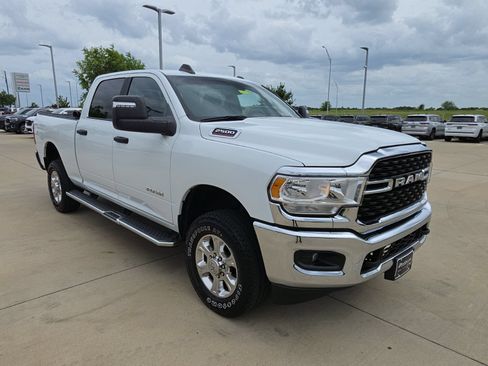 Used 2024 RAM 2500 Big Horn AWD/4WD image 7
