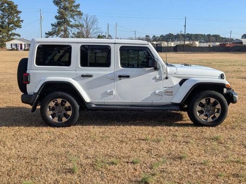 Used 2018 Jeep Wrangler Unlimited Sahara w/ Cold Weather Group image 2