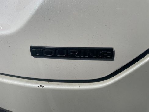 Used 2024 Honda Pilot Touring image 20