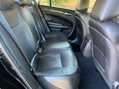 Used 2019 Chrysler 300 Limited AWD/4WD image 45