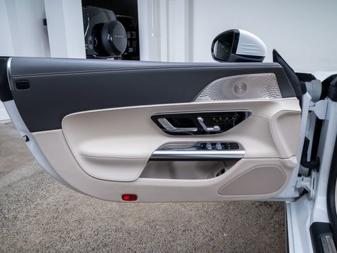 Used 2024 Mercedes-Benz SL 43 AMG image 22