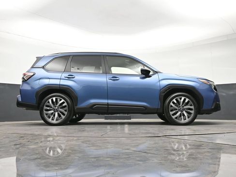 Used 2025 Subaru Forester Touring AWD/4WD image 29