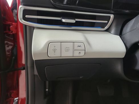 Used 2023 Hyundai Elantra Limited FWD image 13