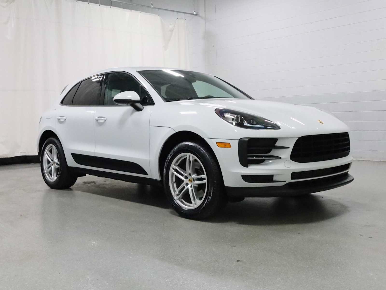 Used 2020 Porsche Macan AWD/4WD image 13