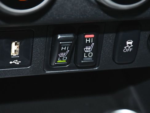 Used 2025 Mitsubishi Outlander Sport LE AWD/4WD image 23