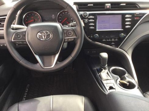 Certified 2018 Toyota Camry XSE FWD image 3