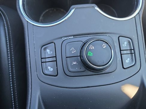 Used 2024 GMC Terrain SLT AWD/4WD image 34