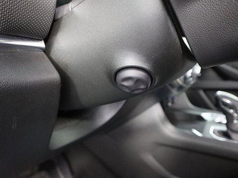 Used 2022 Chevrolet Traverse Premier image 29