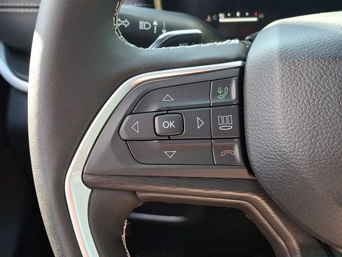 Used 2025 Jeep Grand Cherokee L Laredo w/ Luxury Tech Group I AWD/4WD image 22