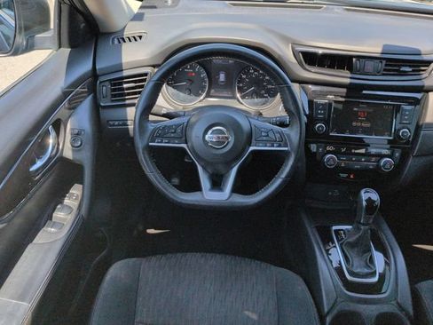 Used 2019 Nissan Rogue SV FWD image 16