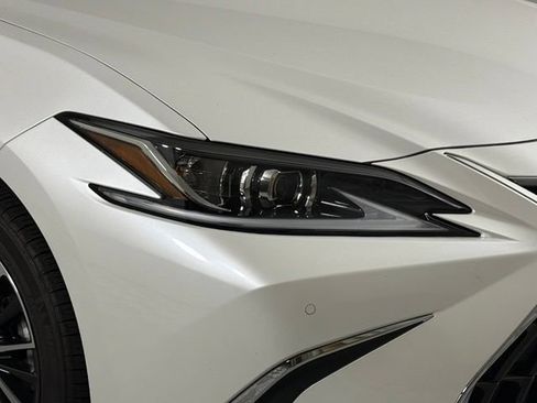 Used 2025 Lexus ES 350 w/ Premium Package FWD image 16