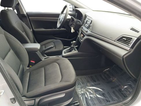 Used 2018 Hyundai Elantra SE FWD image 24