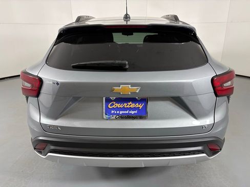Used 2024 Chevrolet Trax LT image 8