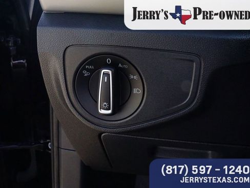 Used 2023 Volkswagen Atlas SEL AWD/4WD image 16