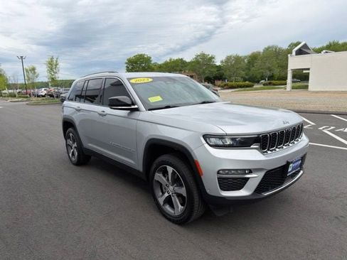 Used 2023 Jeep Grand Cherokee 4WD 4xe w/ Luxury Tech Group II image 3