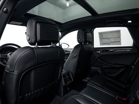 New 2026 Porsche Macan AWD/4WD image 25